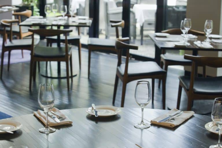 How to Maintain a Clean Restaurant: 5 Important Tips 